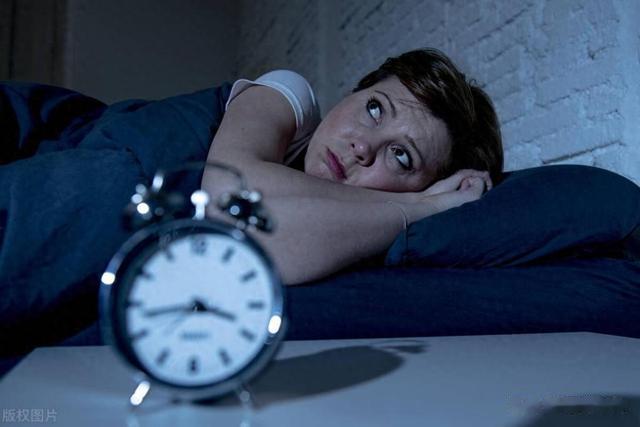 睡觉频繁做梦是怎么回事？或许与这2个因素有关，需重视