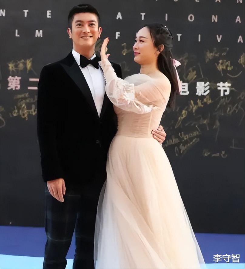 发福被质疑怀孕后,霍思燕又被曝带女儿喝下午茶,二胎来源惹争议