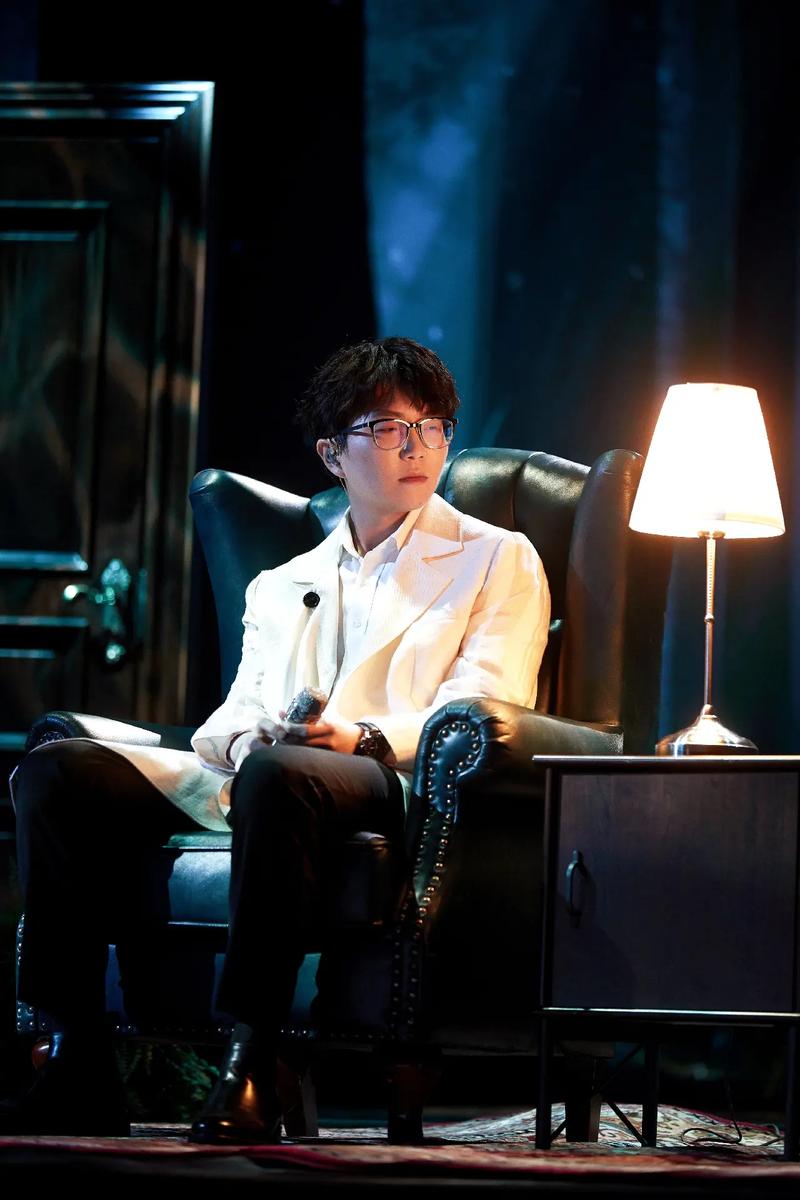 耗尽才华与运气的毛不易更像是现代乐坛的伤仲永