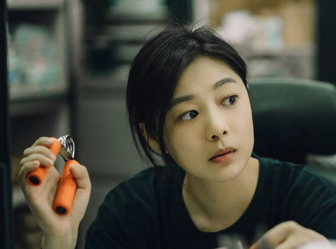 张译与张颂文新剧同播,各追四集后,一部已弃一部好看到停不下来