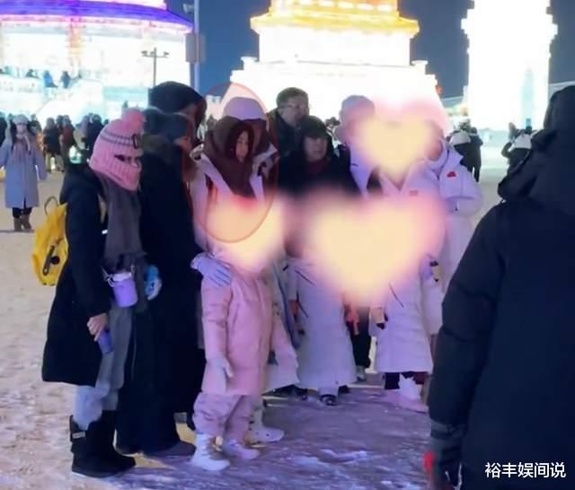 郭晶晶一家现身哈尔滨！打扮朴素简单，被形容“地母系”女主感觉