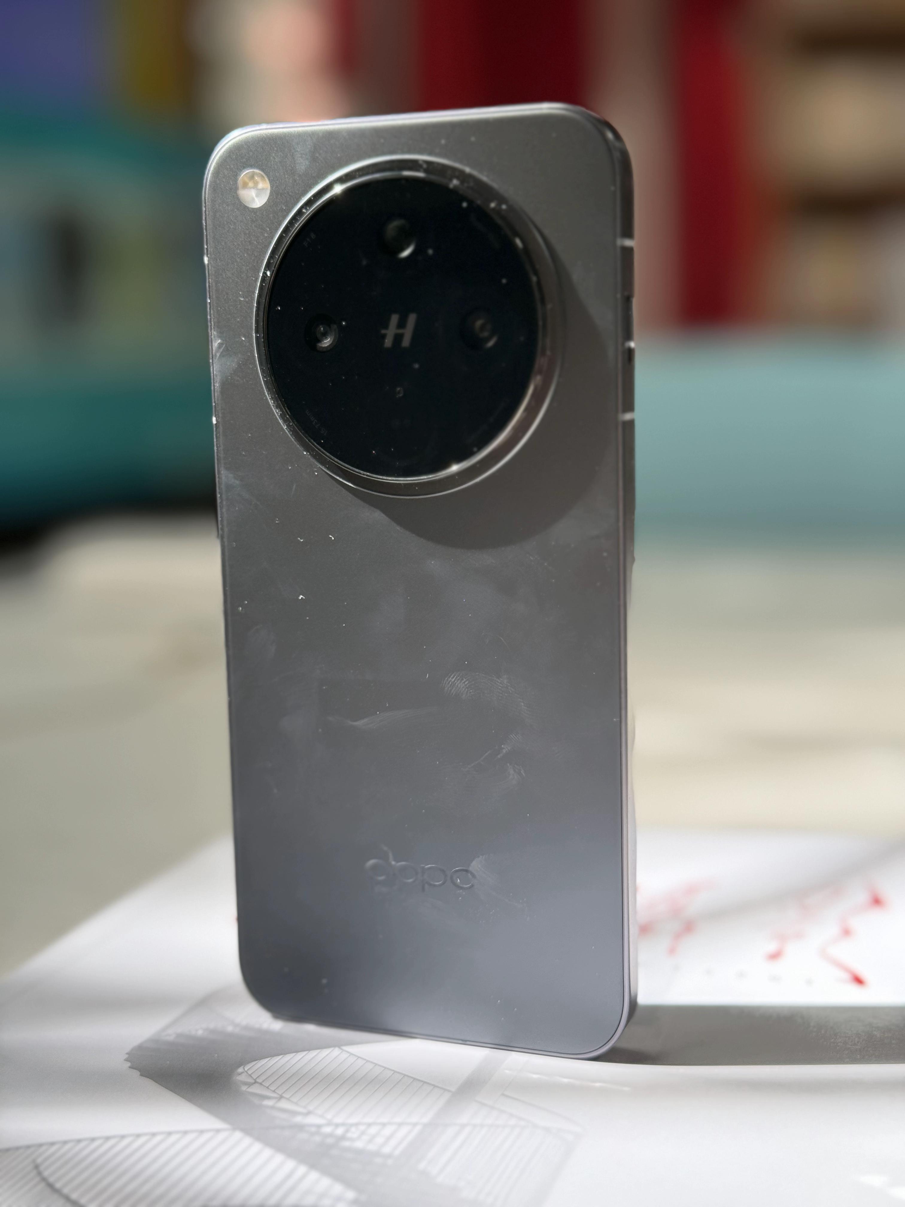 OPPO Find x8：果里果氣，但無法蘋替！