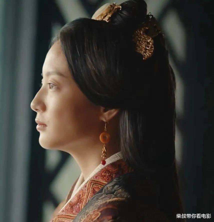 网剧《流水迢迢》获2亿播放量!靠野路子网剧血洗内娱的她,凭什么能火?