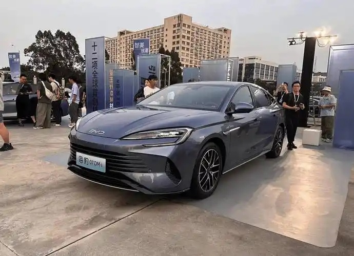 13万级爆款！比亚迪海豹07续航2000km，长近5米，真香定律又来了