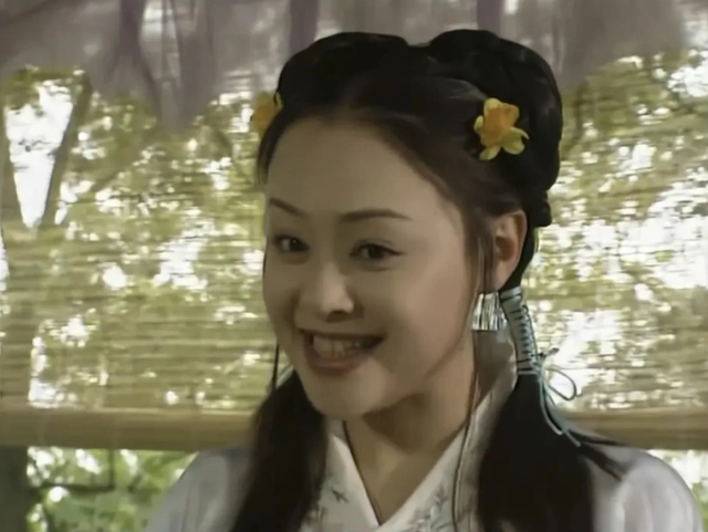 同样是演丫鬟小姐,以前的一看就知道谁是主谁是仆,现在的全靠猜