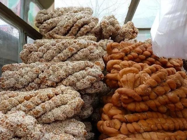 “天津大麻花”没生意还全国窜,如今才彻底明白,猫腻不是一般大