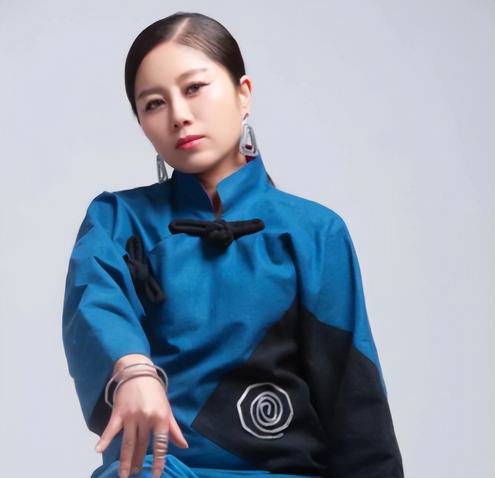 她为获《星光大道》冠军花120万，结果被淘汰，愤怒曝光“黑幕”