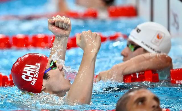 潘展乐解散粉丝群,态度十分坚决,网友:运动员就该拿成绩说话