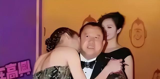 一张曾志伟和乔妹的合照,戳穿了内娱的“隐形规则”,体面难保!