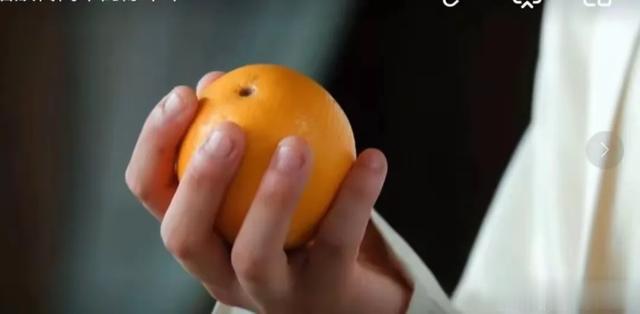 男主角长得这么帅，手指却这么好笑，网友：他的手指咋跟脚趾似的