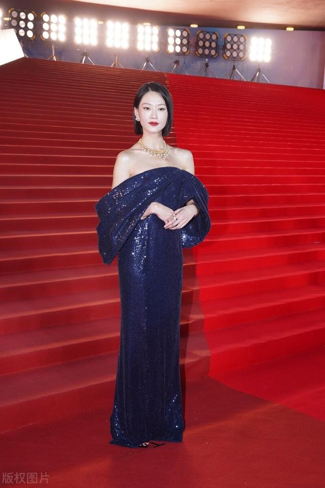 如此妖娆的美女我竟然不知道人家名字