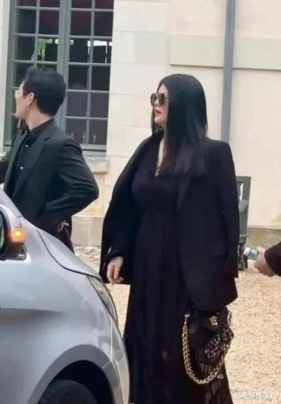 李湘王诗龄合体上杂志,母女俩瘦了好多,对比生图才发现精修太狠