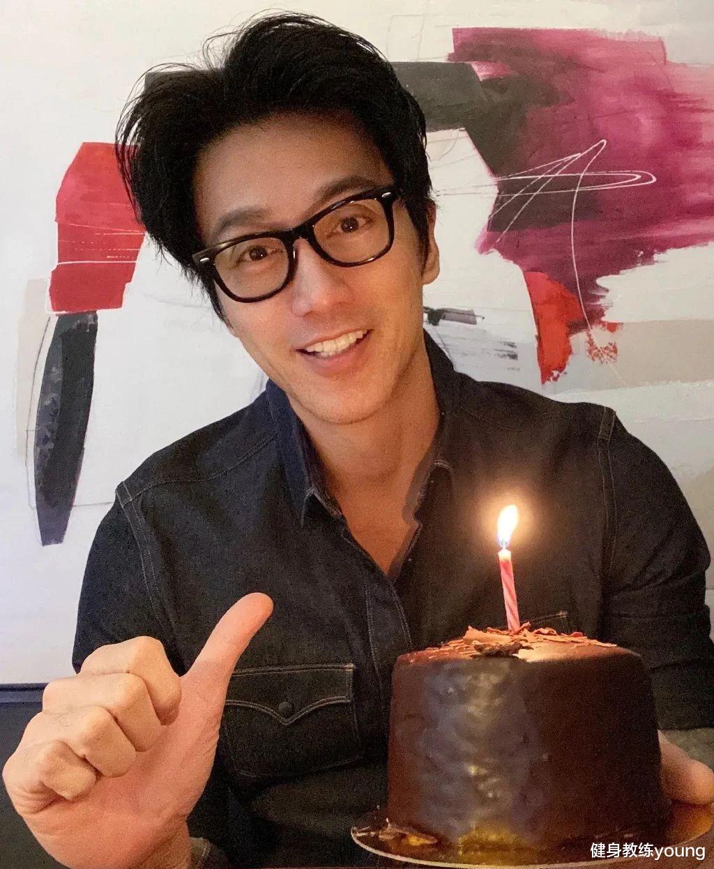 56岁逆龄大叔，看似23岁，果然健身的男人就是不一样