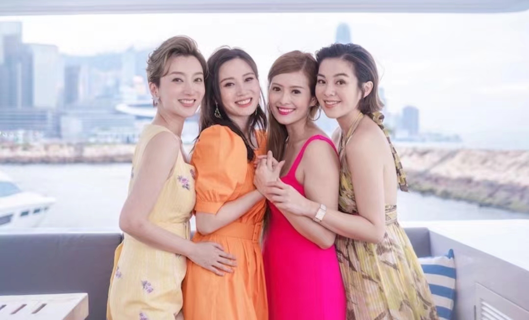 TVB女星嫁内地导演,皮肤白皙身材傲人,与男友交往半年就结婚