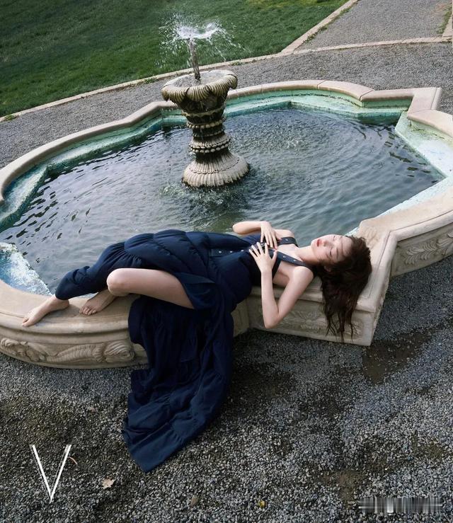 周冬雨的自然与洒脱