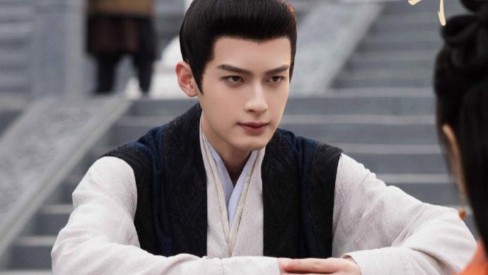 网红出身的陈鹤一：在《度华年》饰演男二苏容卿，演技遭批评