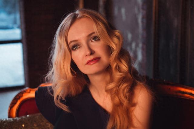 40岁以后的中年女人，不想50岁以后吃苦，用这10年存好这几样东西