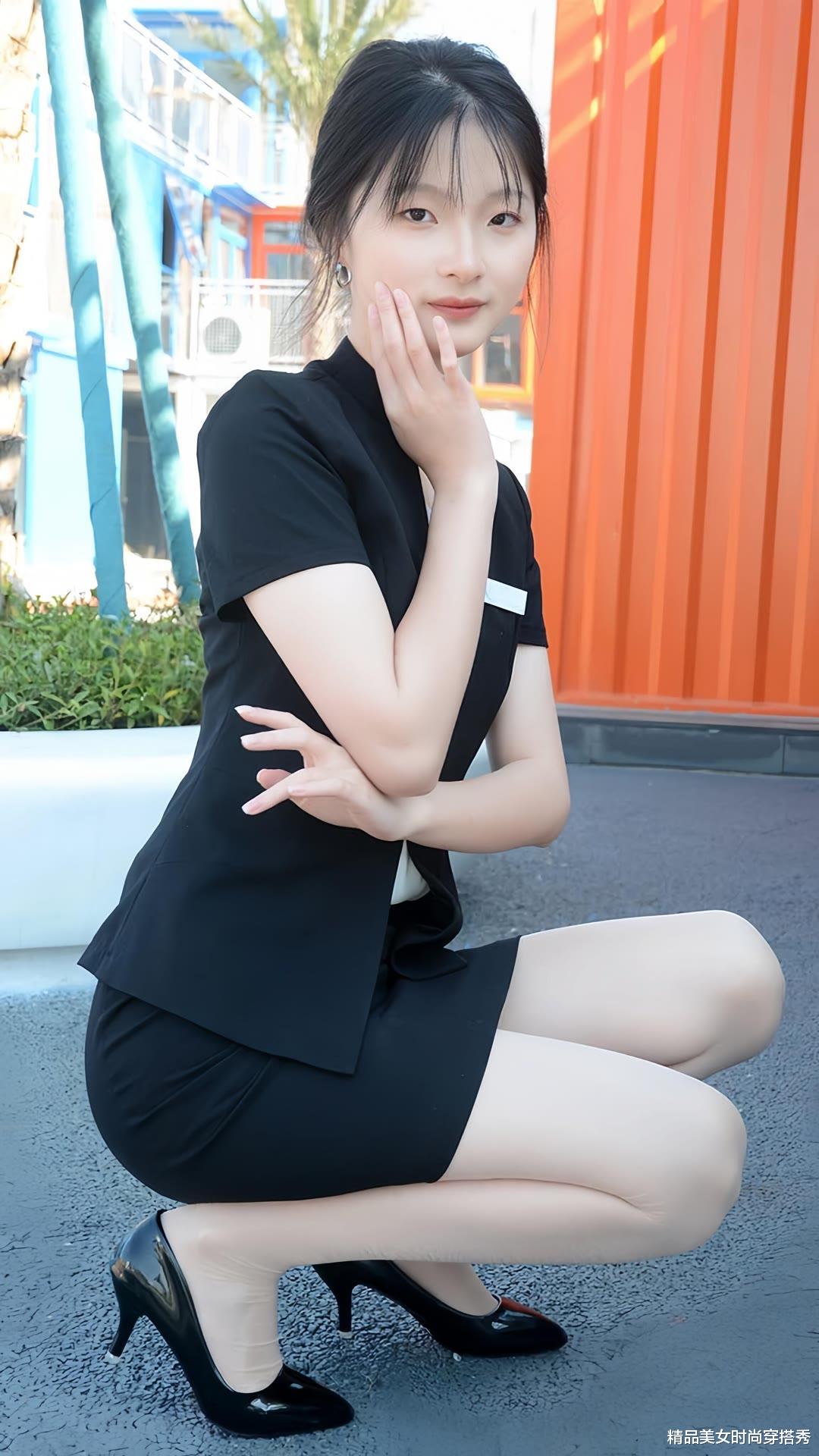 优雅黑色西装外套如何展现独特风采？
