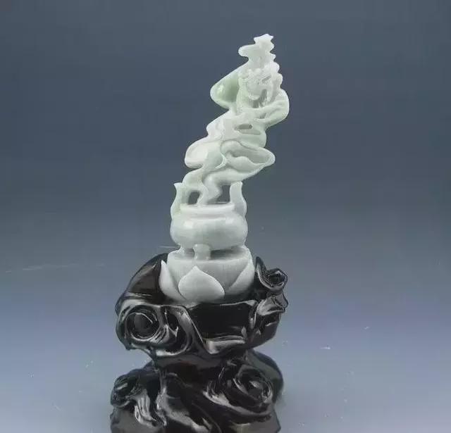 翡翠玉石雕件的底座有什么美学讲究？