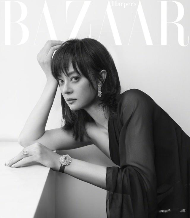 “长发”的孙俪太惊艳!工作照曝光,凶相变福相,甩打针脸几条街