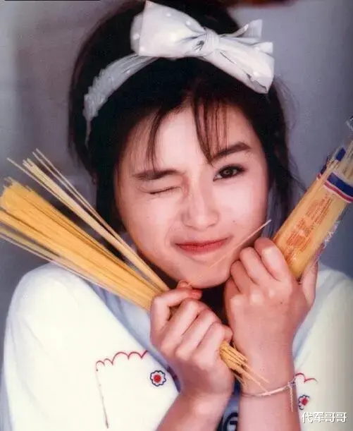 酒井法子：从初恋女神到“万人骂”，她被渣男丈夫毁了下半生