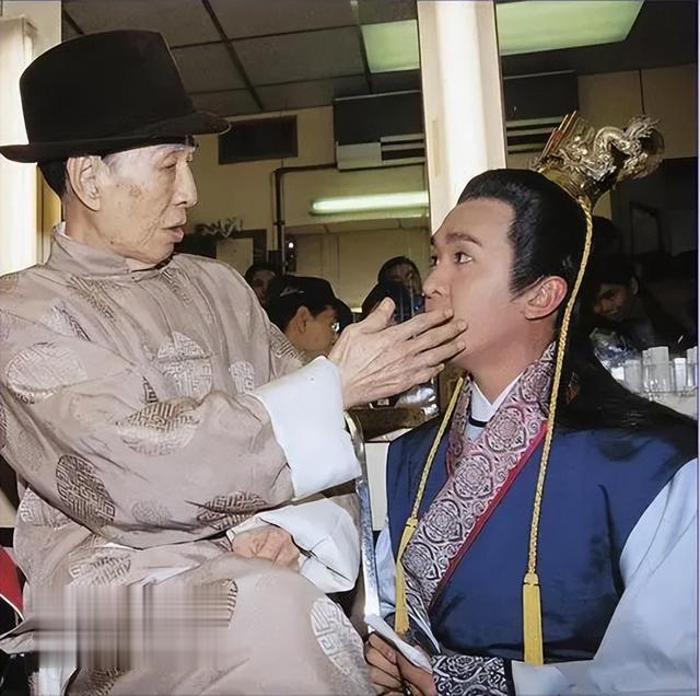 香港巨富临死嘱咐儿子,一定要使劲花钱当个败家子,最好一分不剩