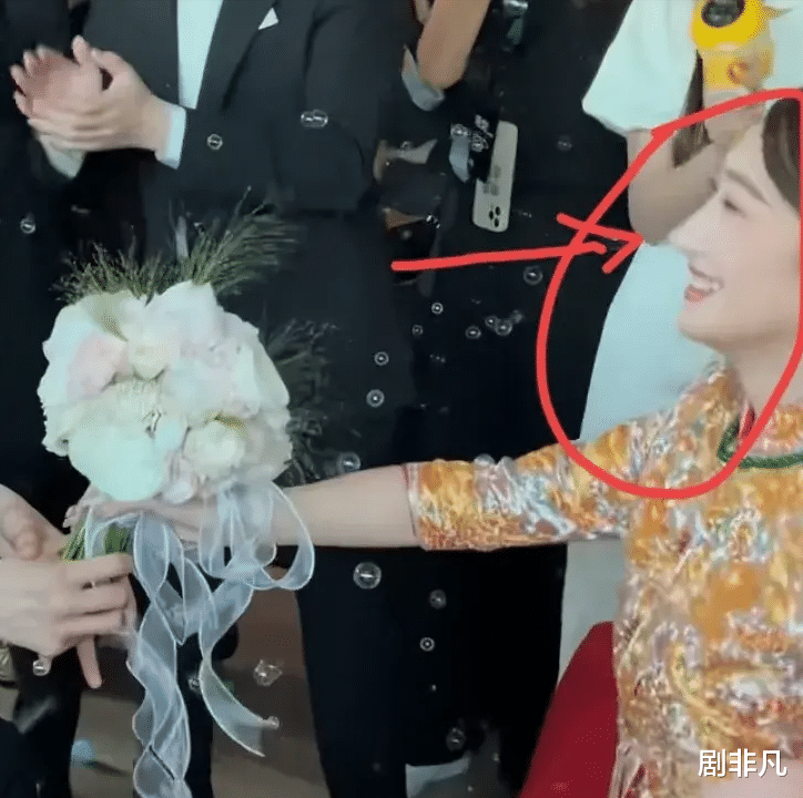 郭德纲外甥王九龙大婚!新娘朱琳挺大肚子穿秀禾,鼻子却引发争议