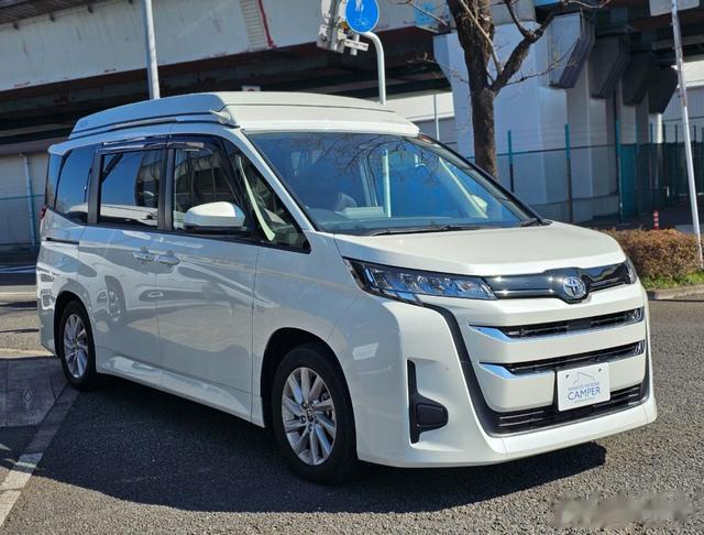 丰田诺亚MPV升顶露营车，平时代步，周末旅行，上下双床住4人
