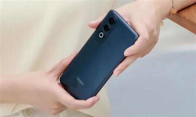 華為nova13即將發布；OPPOFindX8全系無線充電；三星折疊新機爆料