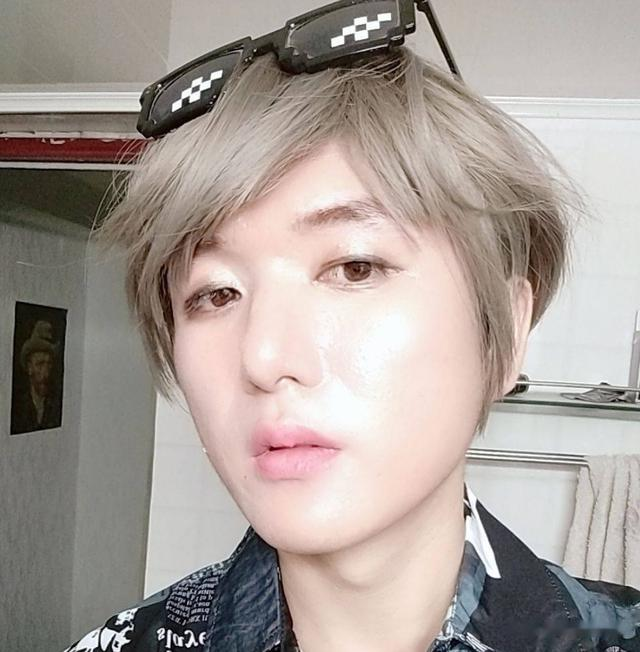 著名导演炮轰贾玲:你的电影江郎才尽了,永远比不上张艺谋