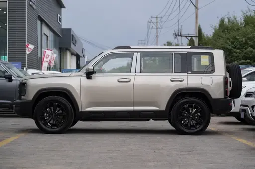 16万起！公认家用最好的3款SUV，月销超2万油耗4.8，选它们不踩雷