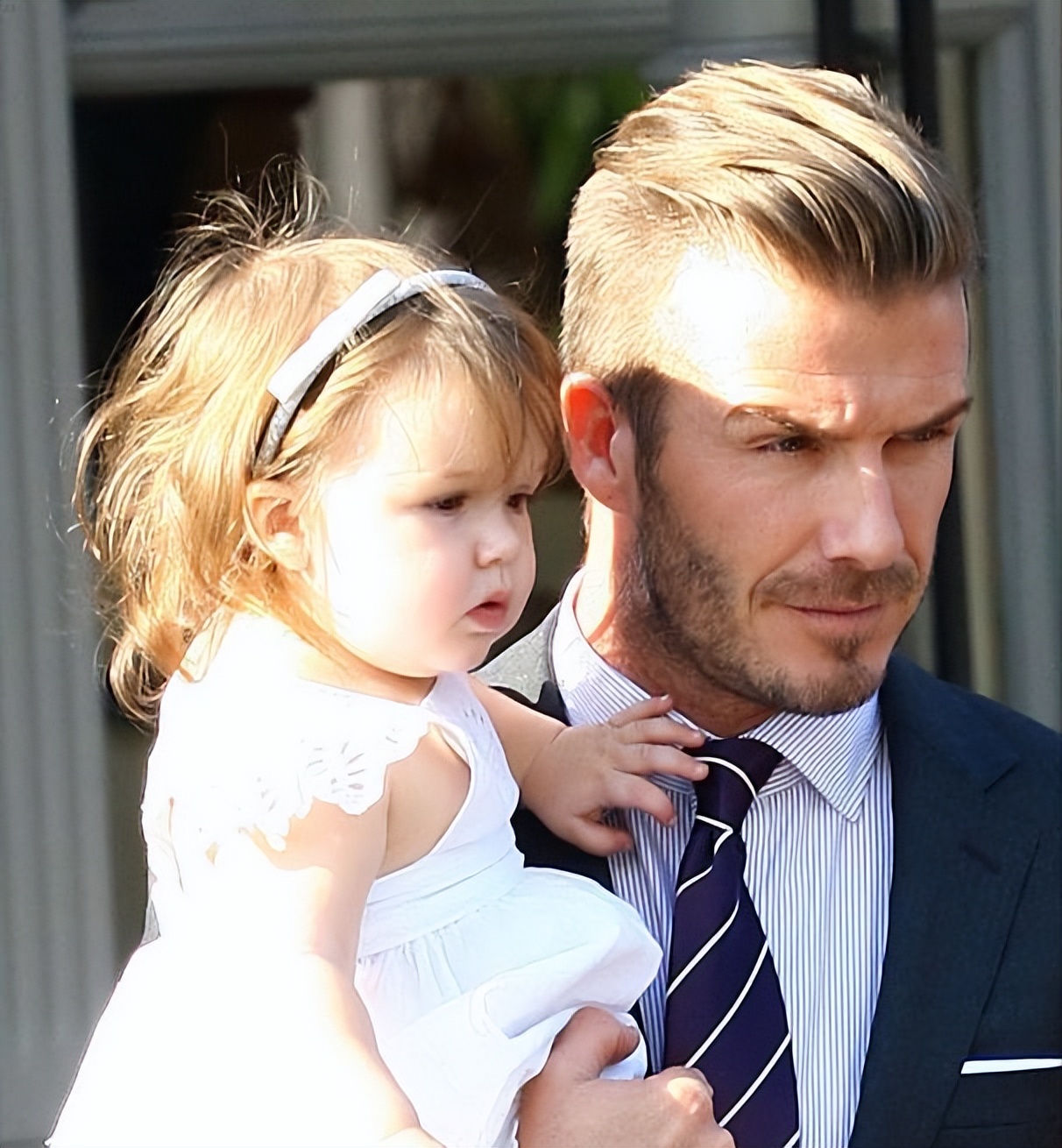 小七发视频，老爸贝克汉姆搞怪出镜！网友：瘦了，美出了新高度