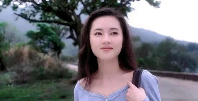 她曾是香港女神,颜值连舒淇都甘拜下风,今52岁却想回归娱乐圈