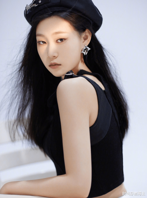 曾因长相太丑被骂像猴,堪称最丑星二代,如今终于让人高攀不起