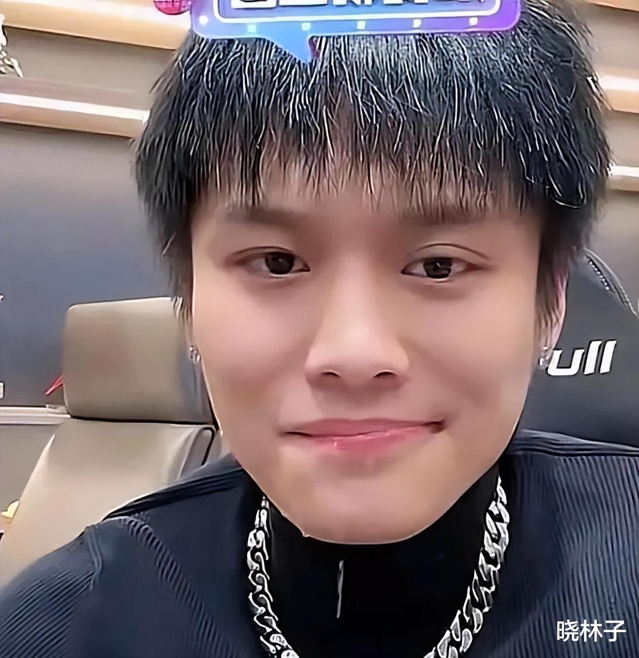 吃相太难看，小杨哥欲复出，用小号直播被平台秒封，评论区炸锅