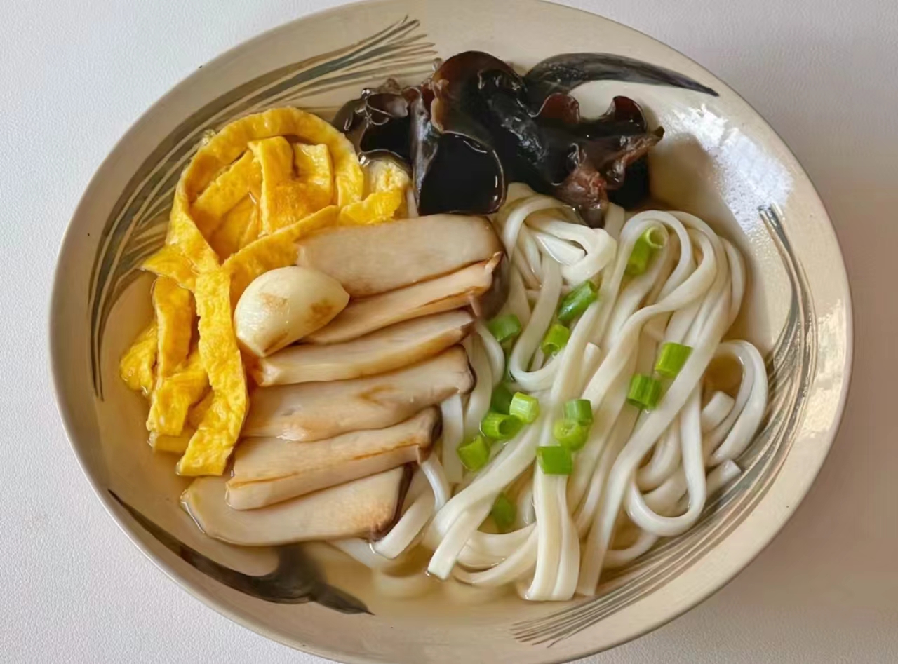 中伏要吃面,7月25日中伏,分享6种家常面条,营养美味,爽滑劲道