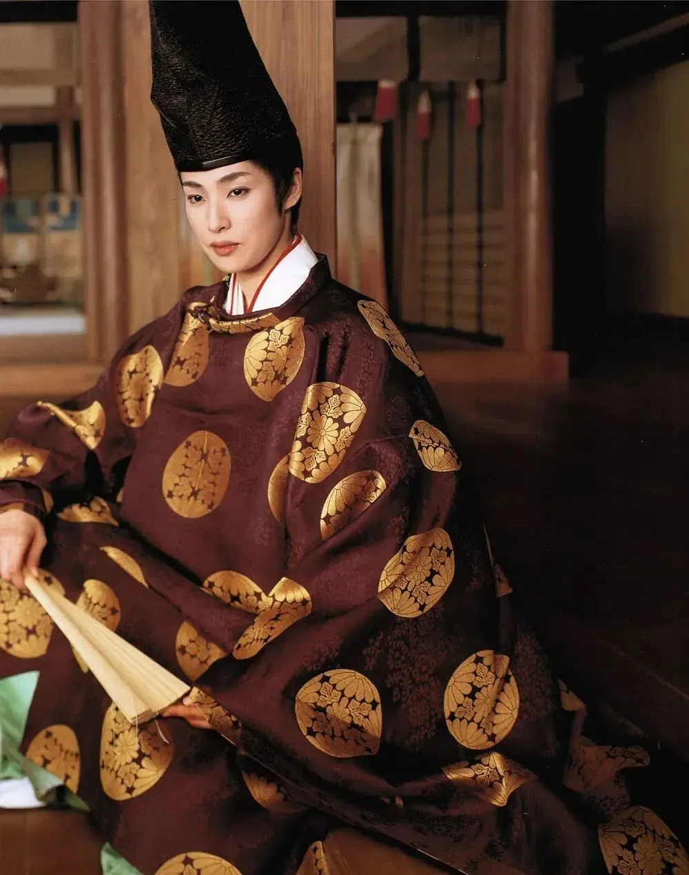 她雌雄同体,55岁宣布一辈子不结婚,如今一个人独居,太爽了!