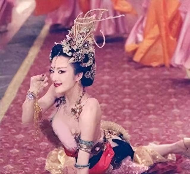 她曾是古装第一美人,被狗咬毁容后,如今41岁靠演坏女人翻身