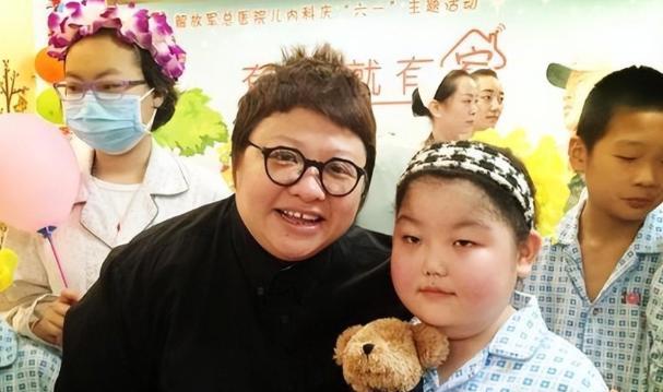 贪污上亿、侵吞善款,遭实名举报4年了,韩红现今状况如何?