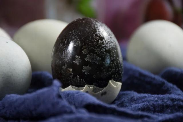买皮蛋，挑“黄色”还是“黑色”？看完才知道，原来以前都买错了