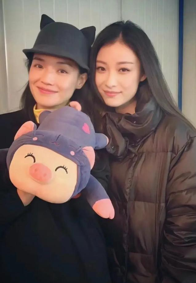 大嘴、驴脸、平胸,明明长得难看却火遍大江南北,她们到底凭啥?