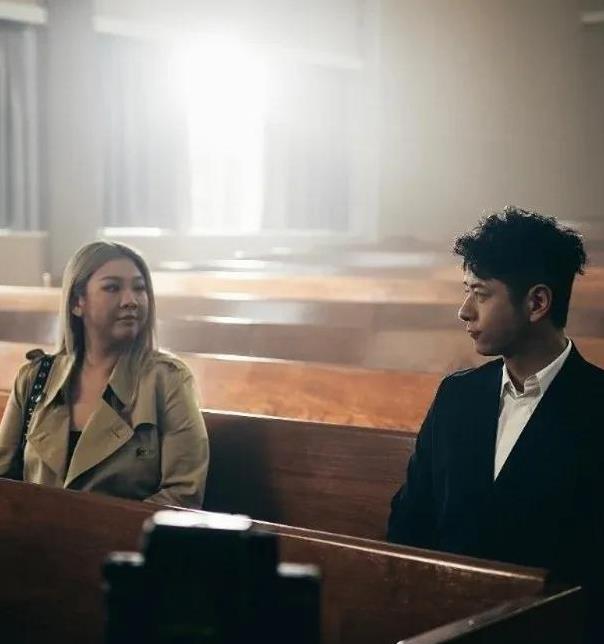 郑欣宜低调出现 现身香港西贡 状态回春瓜子脸抢镜