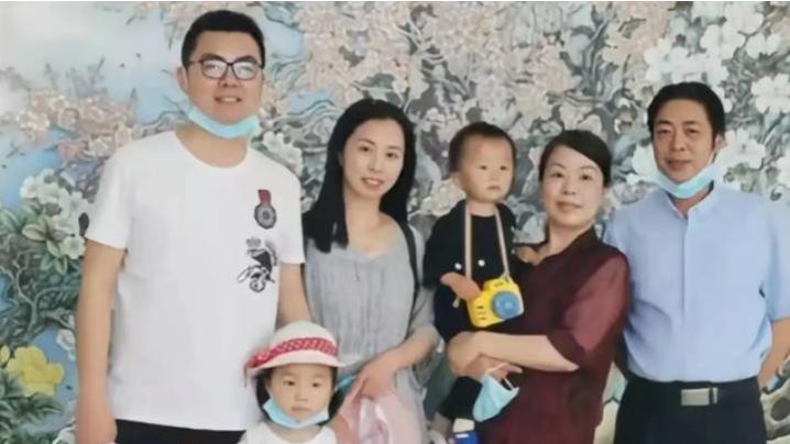 田静霸气回应传闻，否认与堂嫂的关系，避重就轻的态度留下悬念