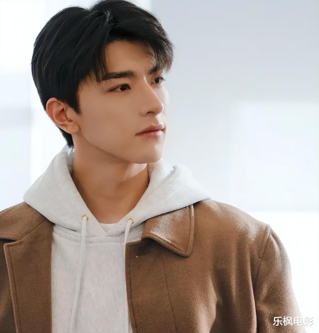 《别对我动心》一夜爆火：初入职场小白必看，周也摇身变成傻白甜