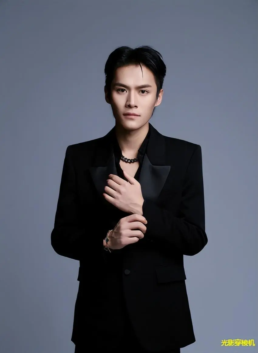 香港这一夜,小杨哥的江湖地位展现的淋漓尽致,TVB众星为其站台