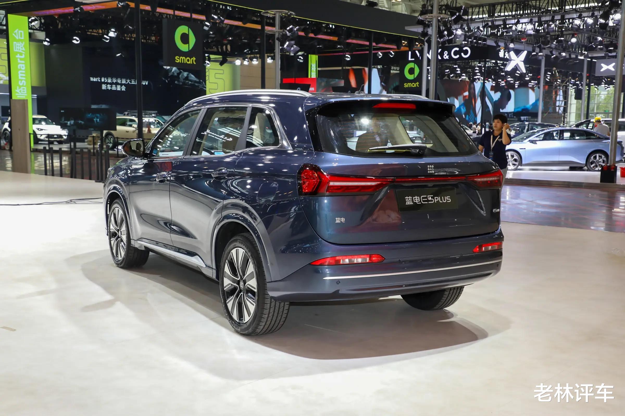 不靠华为赋能的“问界M7”还不到10万，7.8秒破百，后排真宽敞