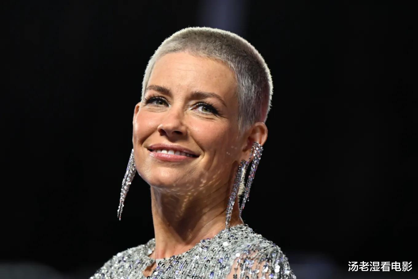 遁入空门！“黄蜂女”伊万杰琳·莉莉宣布退出好莱坞并踏入佛门