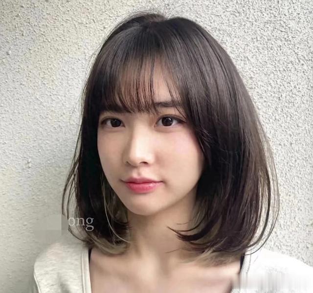 春季剪个包脸短发