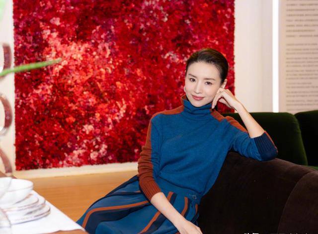 人前很清纯，人后却疯狂？这4位情史混乱的女星，才是“老司机”