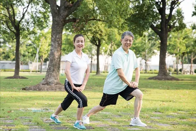 医生反复提醒：在夏天，这个时间运动最损伤心脏，早知道早受益！